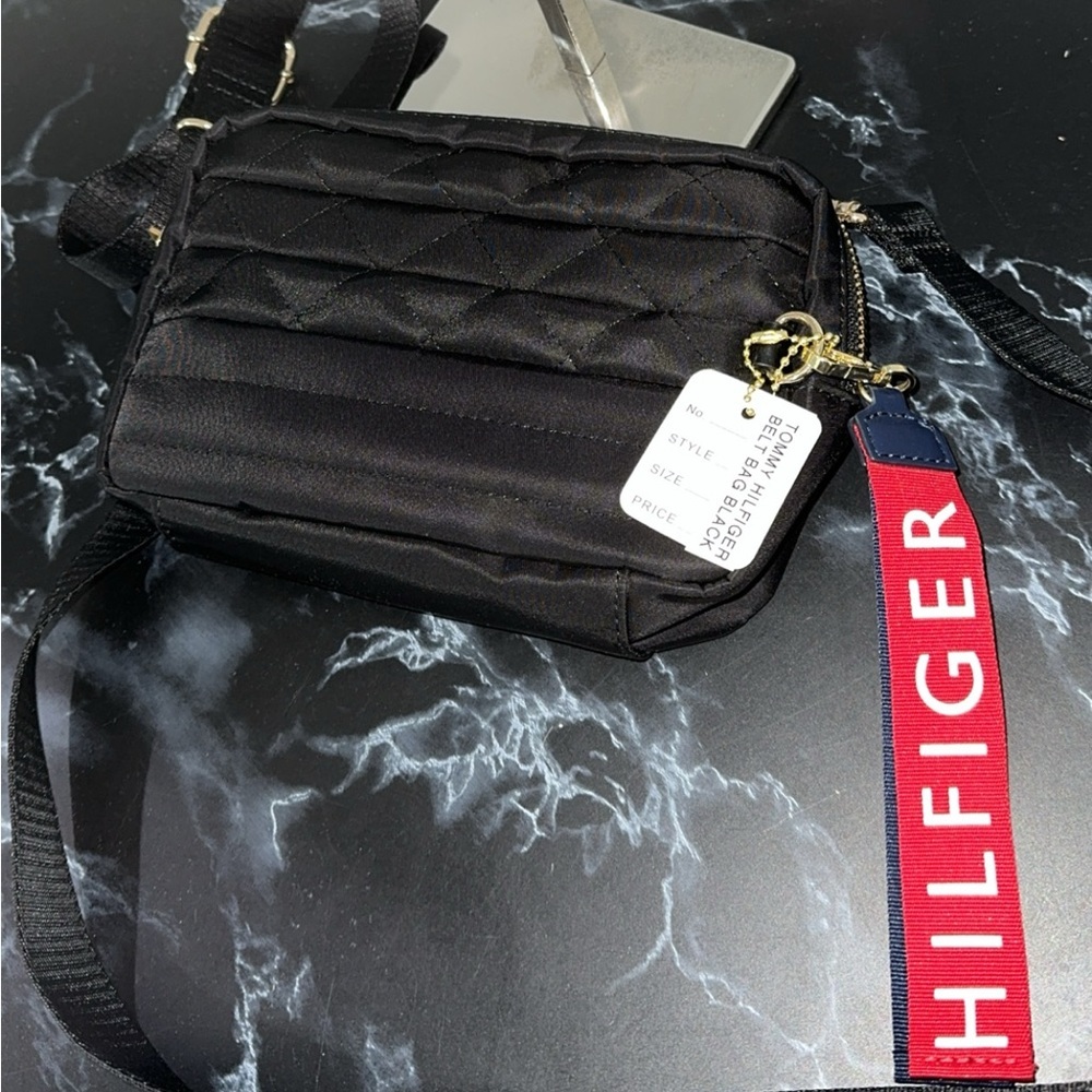 TOMMY HILFIGER Black Adjustable Strap Belt Fanny Bag Purse Black AUTHENTIC NEW - Picture 7 of 8